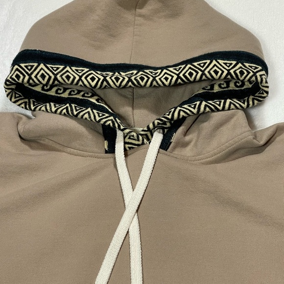 Artisanal Hoodie w/graphic global inspired design, graphic colors, streetwear - Picture 5 of 12